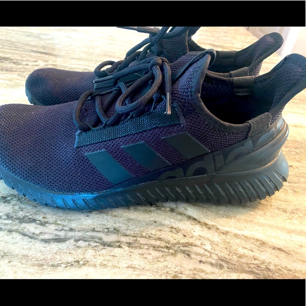 NEW WO BOX MENS ADIDAS 9.5